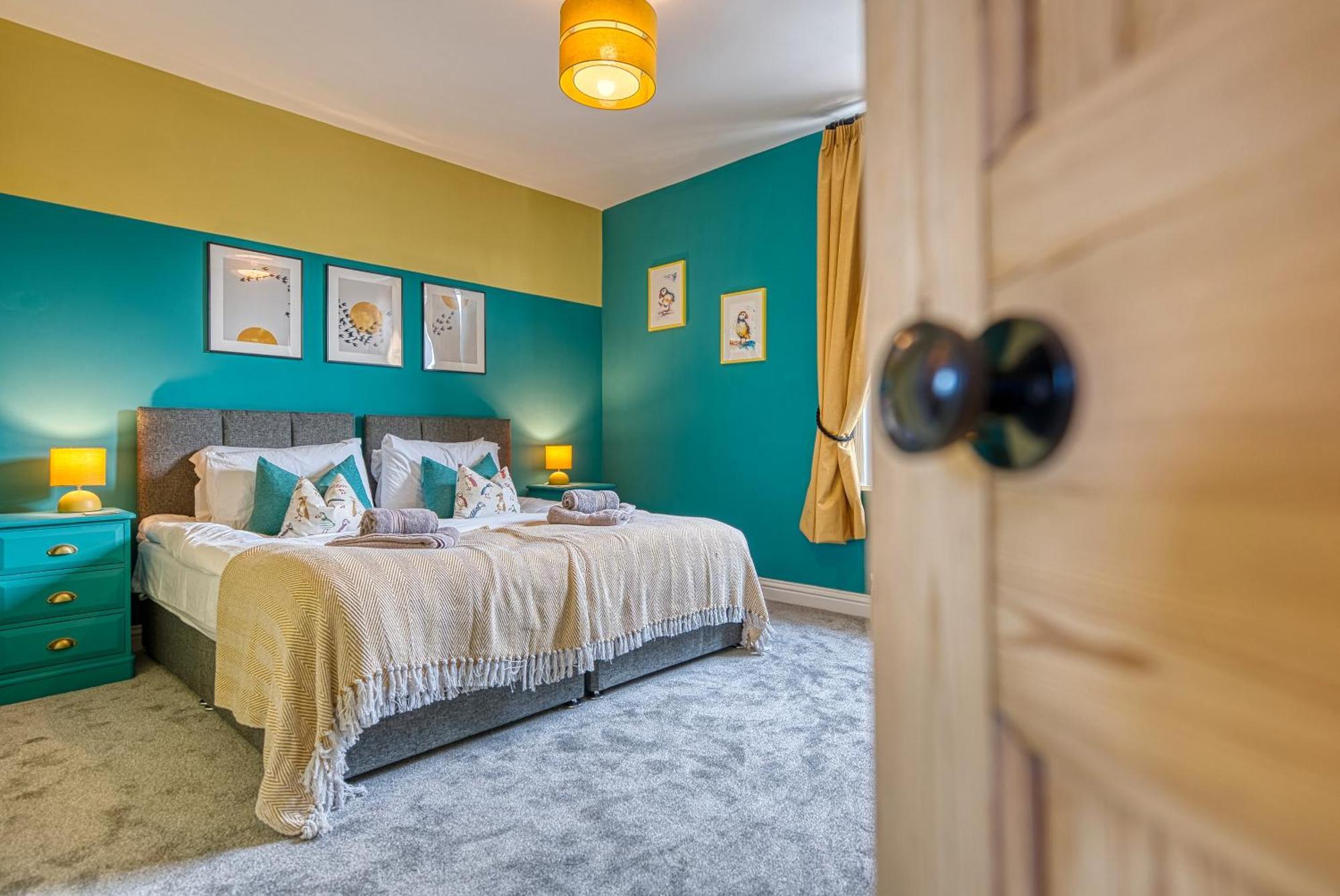 2 Bedrooms Modern, Stunning & Stylish Contractor House, Prime Portsmouth Location With Free Parking Permit, Summer Special Offer!! - By Blue Puffin Stays Экстерьер фото
