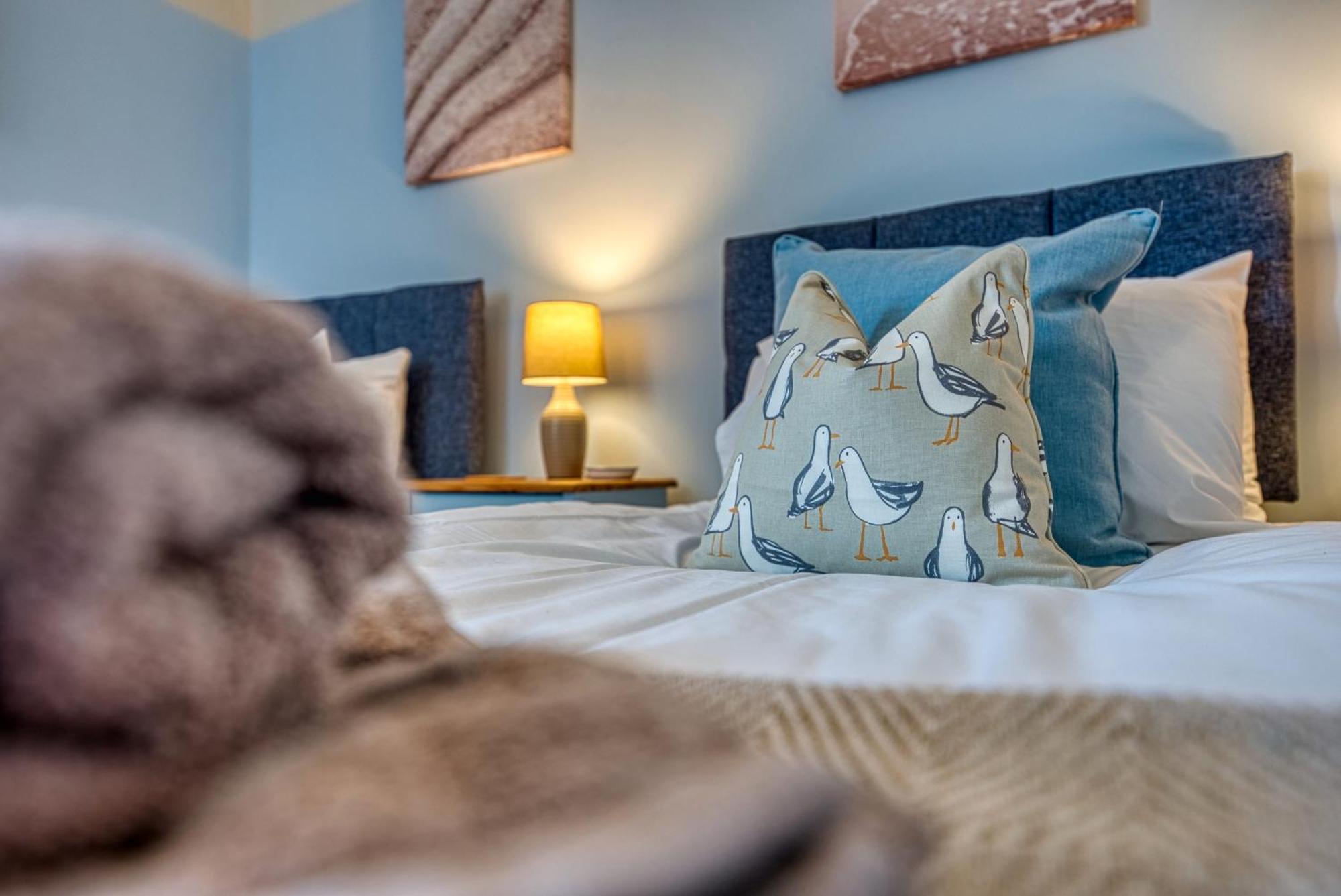 2 Bedrooms Modern, Stunning & Stylish Contractor House, Prime Portsmouth Location With Free Parking Permit, Summer Special Offer!! - By Blue Puffin Stays Экстерьер фото