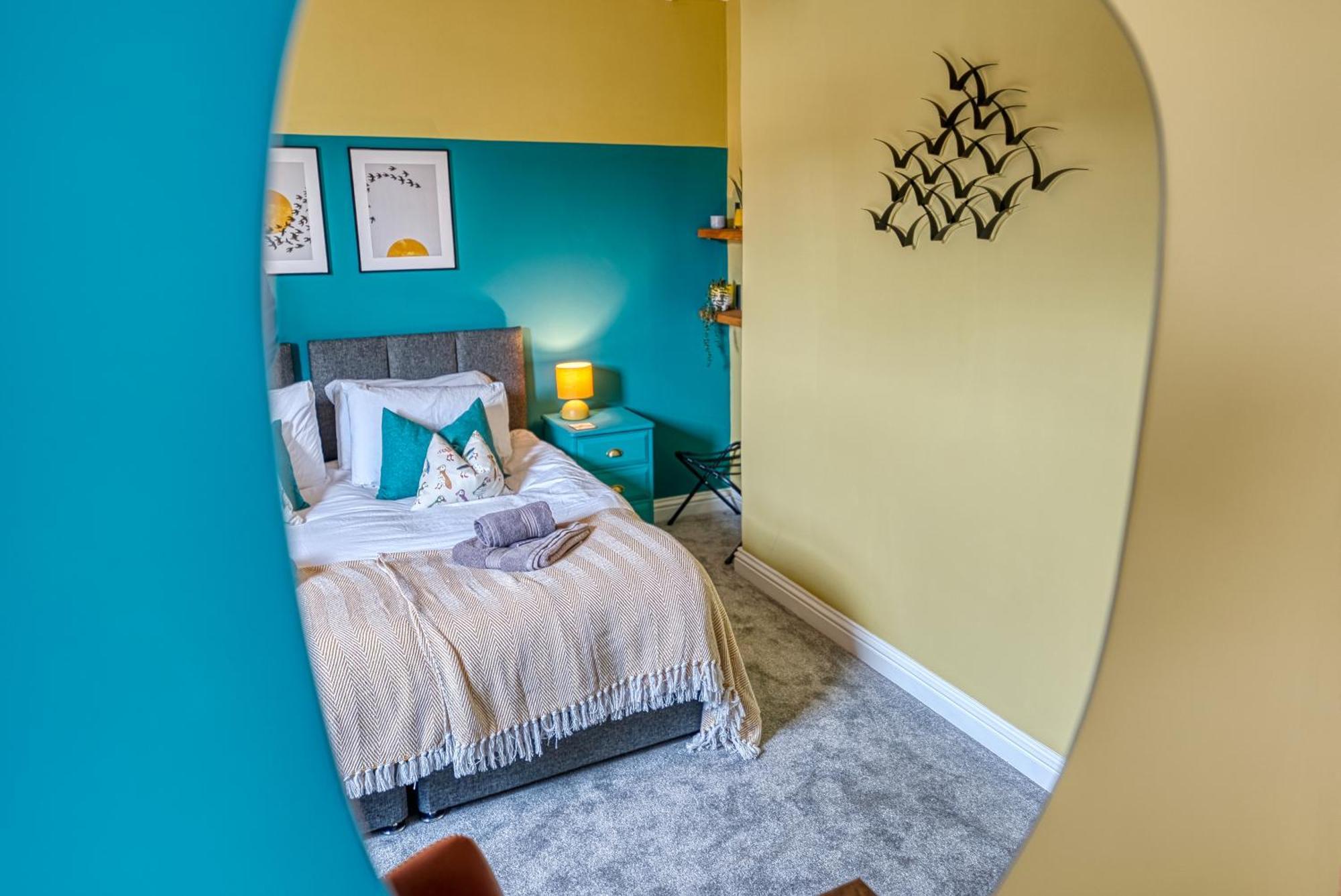 2 Bedrooms Modern, Stunning & Stylish Contractor House, Prime Portsmouth Location With Free Parking Permit, Summer Special Offer!! - By Blue Puffin Stays Экстерьер фото